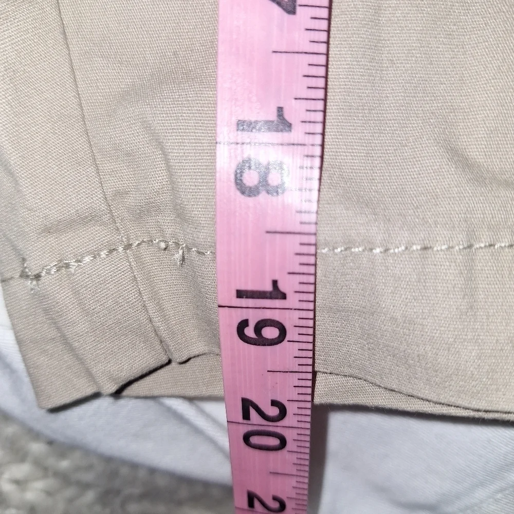 Magellan Outdoors Mens Khaki Shorts In A Size 32W. NWT. Dress Casual, Summer